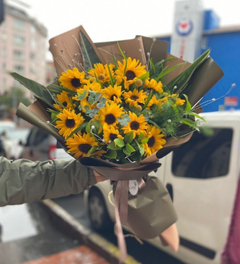 Happy - Sunflower Bouquet